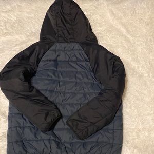Boys under armor coat. Dark bluish. Smoke free home. Size M